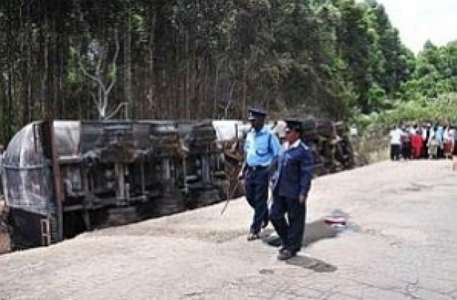 Над 100 убити при експлозия на нефтопровод в Кения