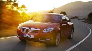 Insignia 2012 изкушава с обновени двигатели и повече комфорт