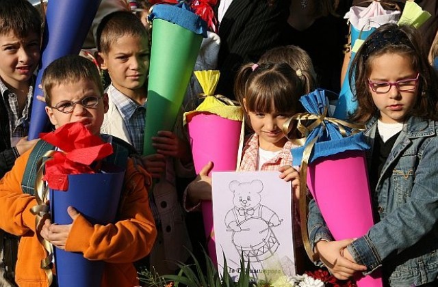 Очакват 63 000 първокласници тази учебна година
