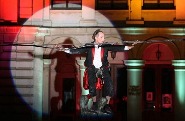 Жалваме се на арменския поп в Нощта на музеите и галериите