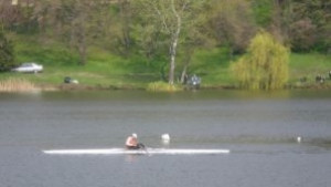 Областният управител си иска гребната база