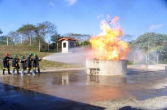 Фотоизложба разкрива храбростта на пловдивските огнеборци