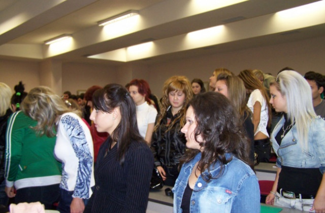 34 кандидатстват за актьори в Пловдивския