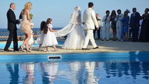 4500 eвро за девица