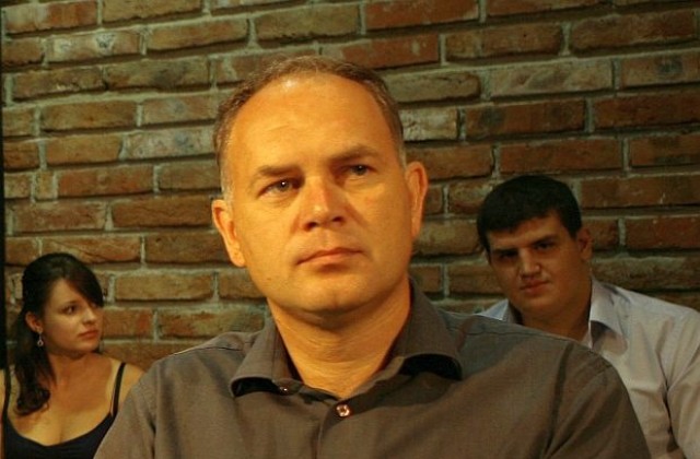 Кадиев: Управляващите да кажат кои са тримата общинари, изнудвали Плевнелиев през 2007-а