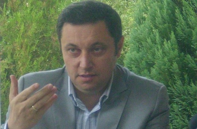 Яне Янев обяви водачите на листите за общински съветници