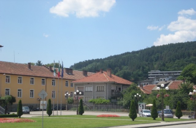 Мариян Костадинов открива  учебната година в Тревненската школа по изкуствата