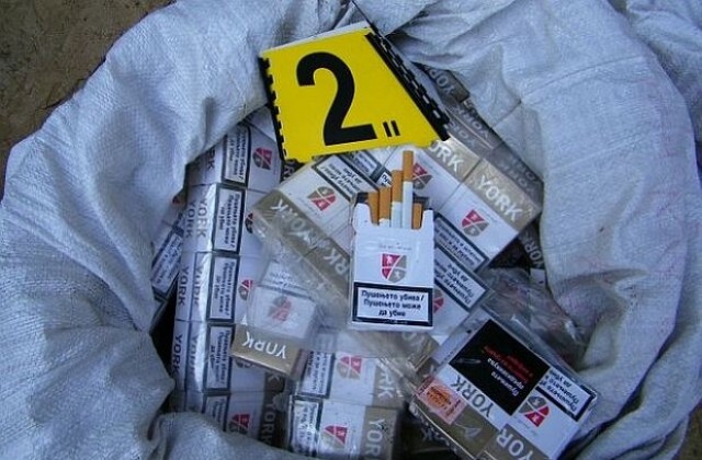 Арестуваха петима мъже за контрабанда на цигари