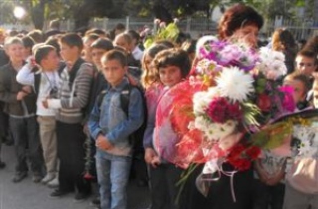 В Омуртаг близо 2000 деца започват училище