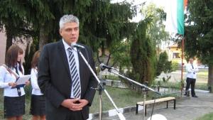 Областният уважи учениците от Червен бряг