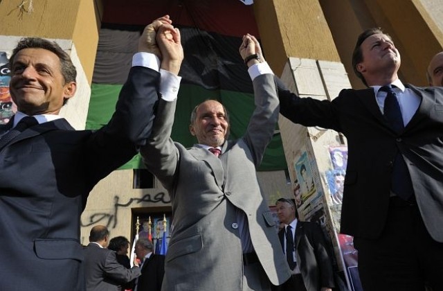 Зад военната операция в Либия не стоят никакви сметки, уверяват Саркози и Камерън