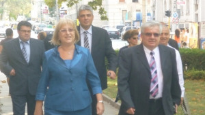 Цецка Цачева присъства лично на регистрацията на доц Стойков