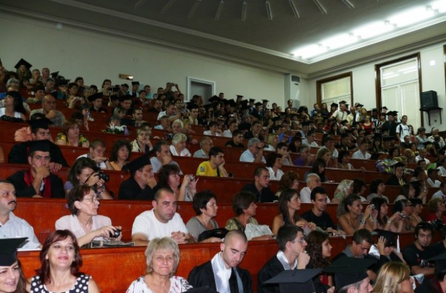 49 отличници на Випуск 2011 изпраща Русенският университет