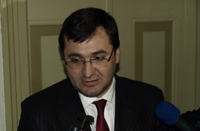 Патриотичният буквар ще надживее Павлинка Кацарова