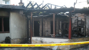 Пожар изпепели заведение във Враца