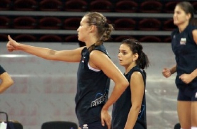 ВИДЕО: Волейнационалките се готвят в Армеец Арена преди Европейското