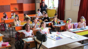 Светлоотразители ще пазят децата на пътя