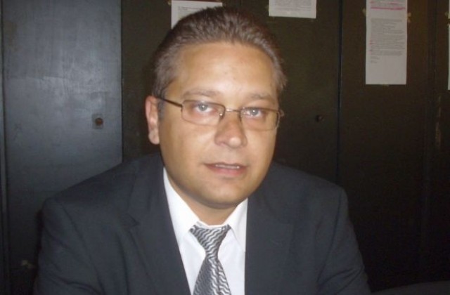 Кандидат-кметът Владимир Елезов се регистрира в ОИК