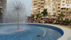 Откриха благоустроено междублоково пространство в квартал на Нова Загора