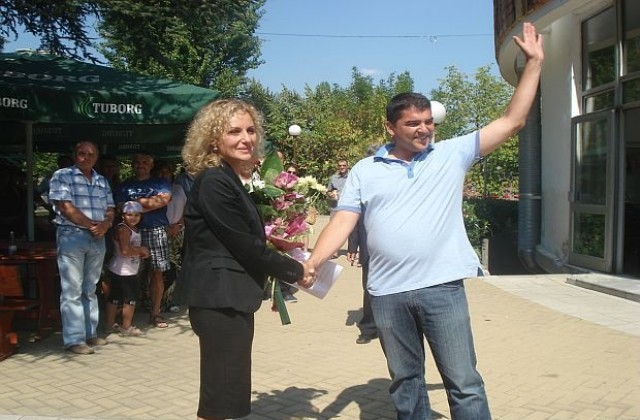 Коалиция Да за Димитровград регистрира кандидата си за кмет Катя Панева