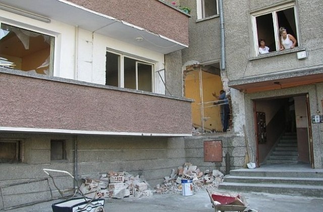 Бойлер се взриви в жилищен блок в Габрово