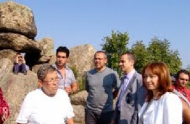 Зам.-министърът на културата посети Мегалита край Бузовград