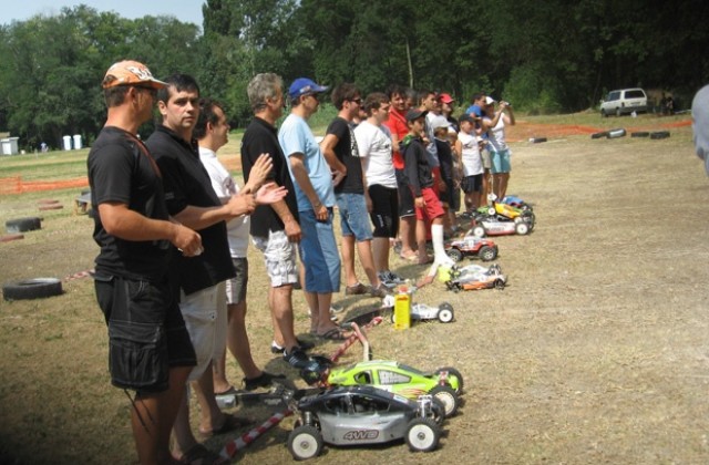 Два медала за автомоделистите