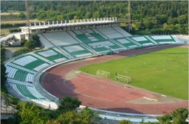 17-годишен изкара денонощие в ареста за футболно хулиганство