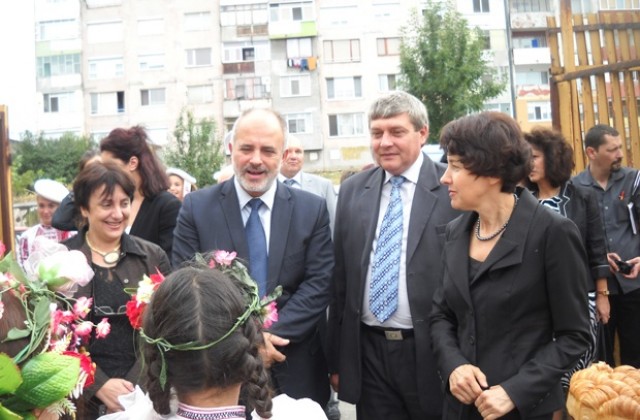 Общностен център за деца и възрастни ще правят в Добрич