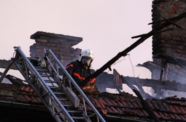 Голям пожар се разгоря близо до „Пирогов”