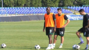 Ермес Паломино тренира с топка от утре