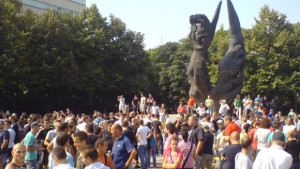 Сблъсъци между полиция и протестиращи в Пловдив