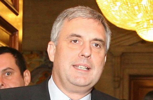 Калфин ще подпише споразумение за почтени избори