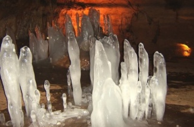 Пещера Леденика отваря врати безплатно днес
