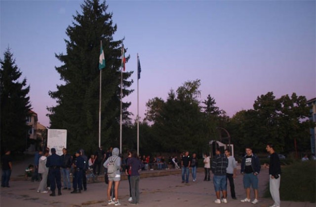 Полицията в Разград на мястото на срещата още преди протестиращите