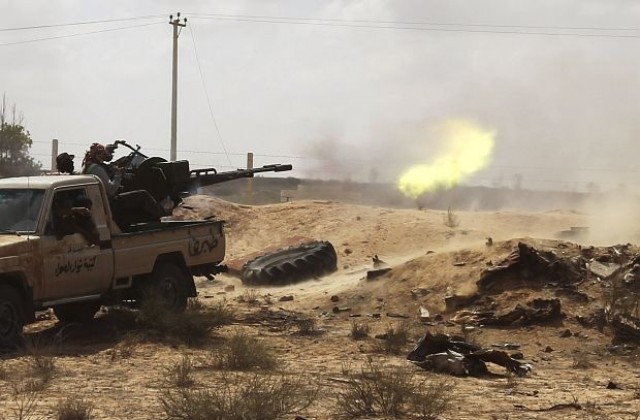 Около 200 000 цивилни либийци все още са заплашвани от силите на Кадафи