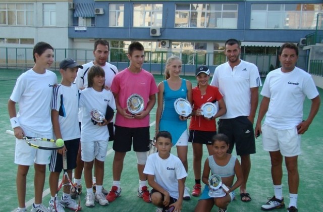 Младите великотърновски тенисисти обраха призовите места за купа Кехлибар