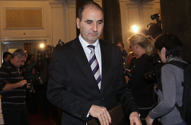 Цветанов остава в отпуск въпреки напрежението в страната