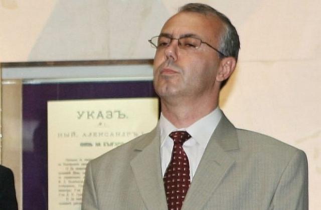 Цар Киро се ползвал с политическа протекция през годините, твърди Вучков