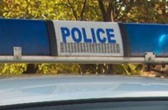 Възрастни мъже разполагат с незаконни оръжия