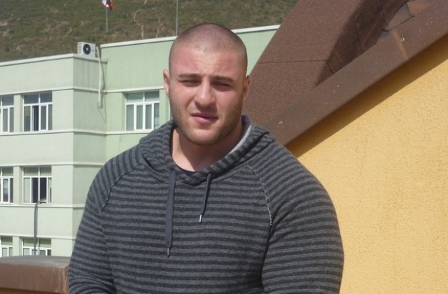Сливенски състезател вдигна 340 кг на републиканско по силов трибой
