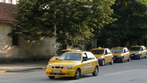 61 таксиметрови шофьори са проверени при специализирана акция