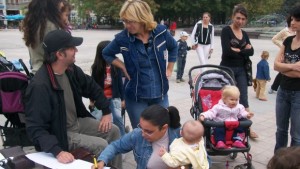 Русенски родители поискаха увеличение на детските надбавки и майчинството