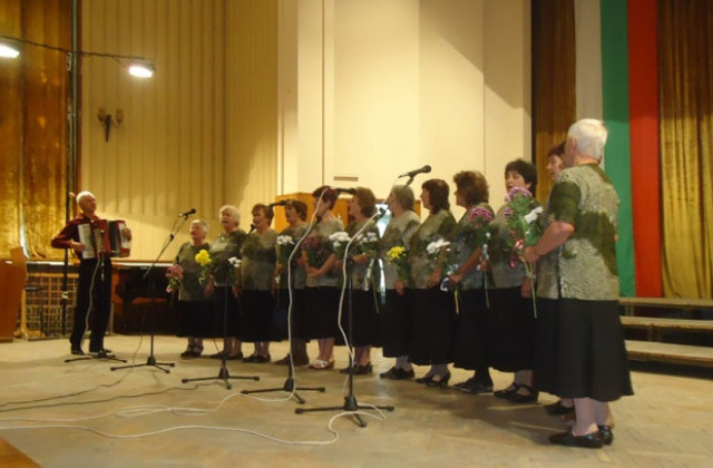 Възрастните хора от Враца празнуваха