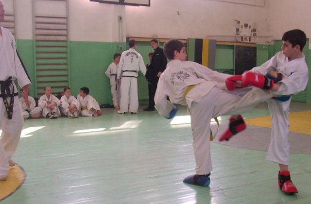 Кум Рьонг започва сезона с два турнира