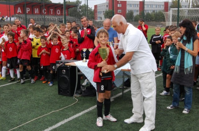 Три финала за отборите на ФК Аристон в международния футболен турнир Никола Йорданов