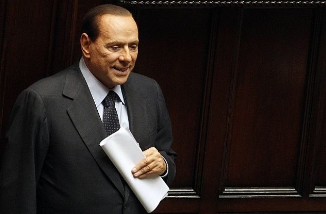 Адвокатите на Берлускони настояват за прекратяване на съдебните заседания по делото Рубигейт