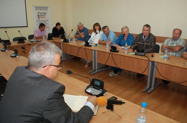 Николай Иванов се срещна със земеделски производители и месо- и млекопреработватели