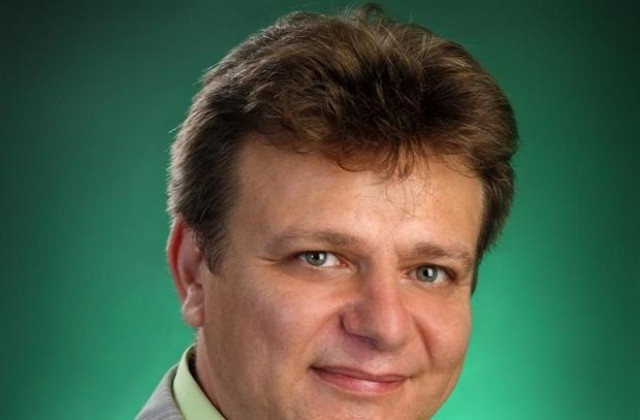Капралов: Г-н Дъбов, пуснете Костов на дебат