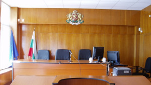 Глобиха шофьор буйствал заради паяк